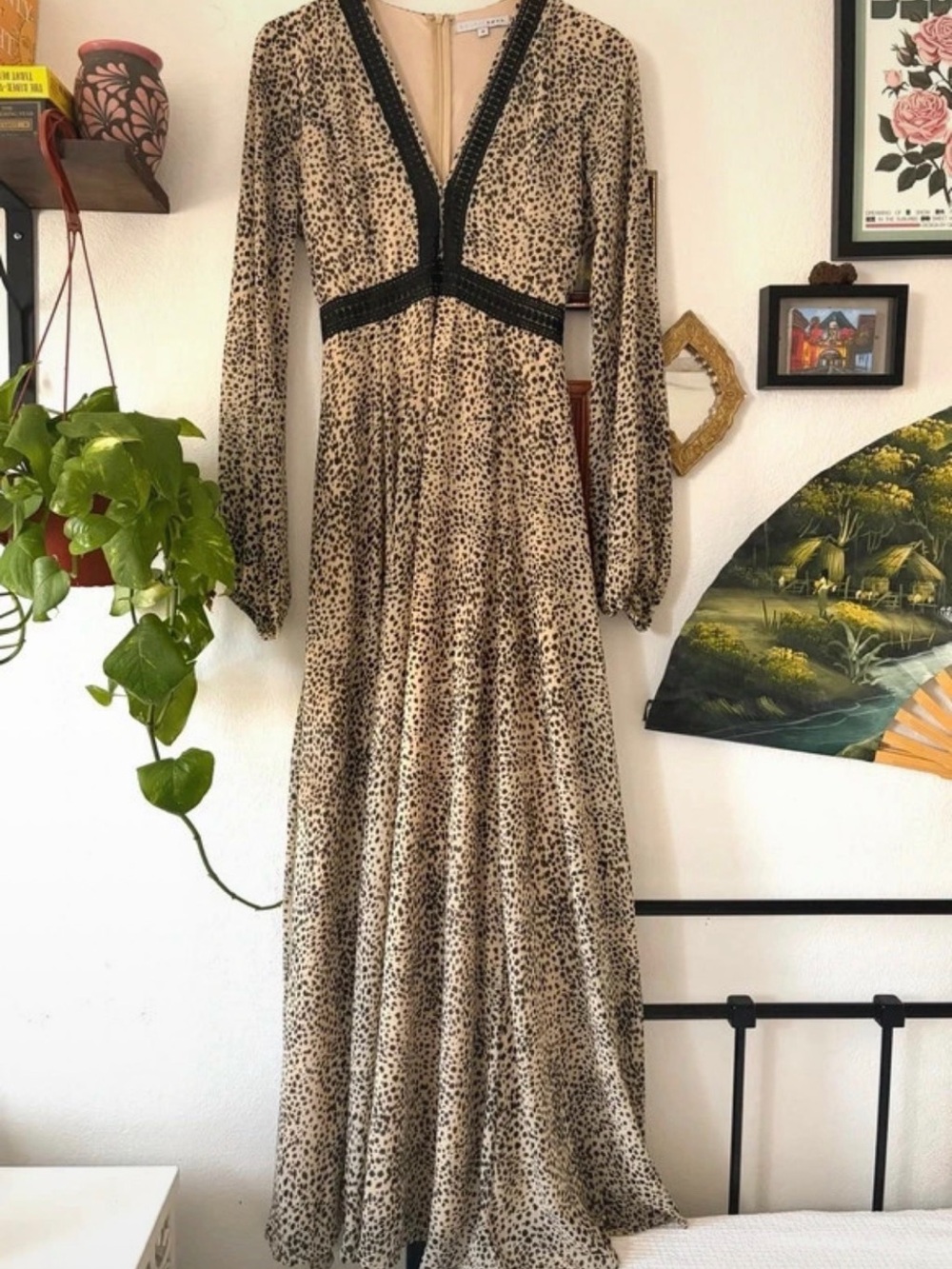 Vintage Glam Boho Animal Cha Cha Print Maxi Dress Long Sleeve V-Neck Tan Small